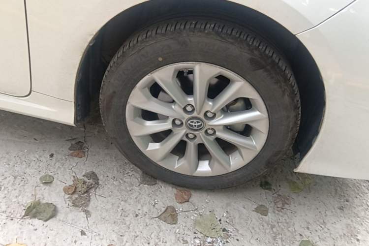 Used Toyota Corolla 2021 Dual-Motor 1.8L E-CVT Elite Edition Right Front Wheel Hub