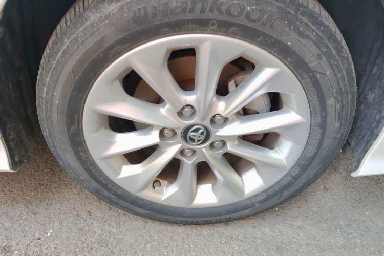 Used Toyota Corolla 2021 Dual-Motor 1.8L E-CVT Elite Edition Right Front Wheel Hub