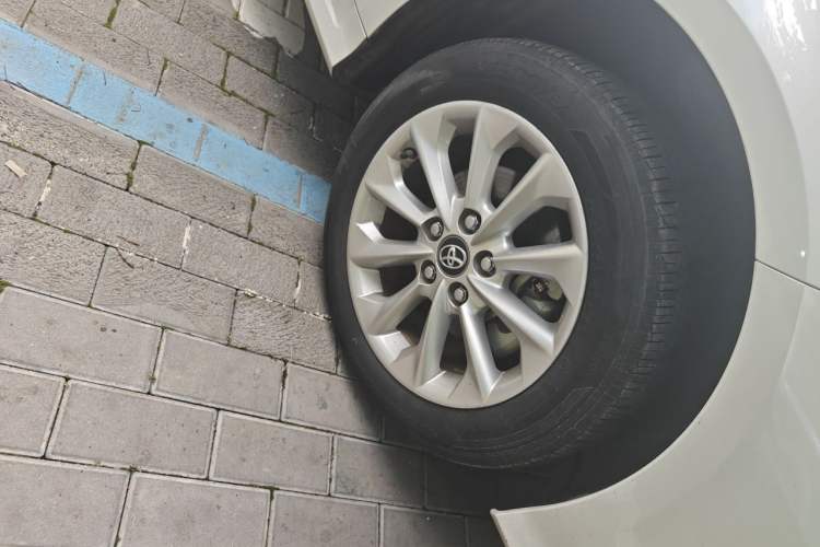 Used Toyota Corolla 2021 Dual-Motor 1.8L E-CVT Elite Edition Right Front Wheel Hub