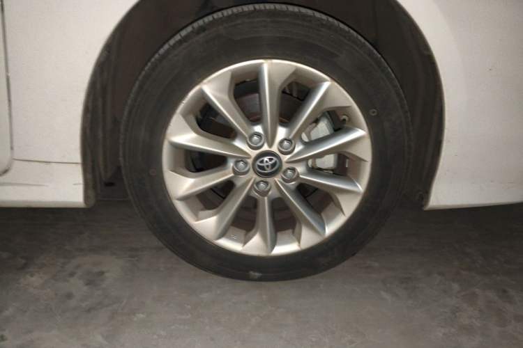 Used Toyota Corolla 2021 1.2T S-CVT Luxury Edition Right Front Wheel Hub