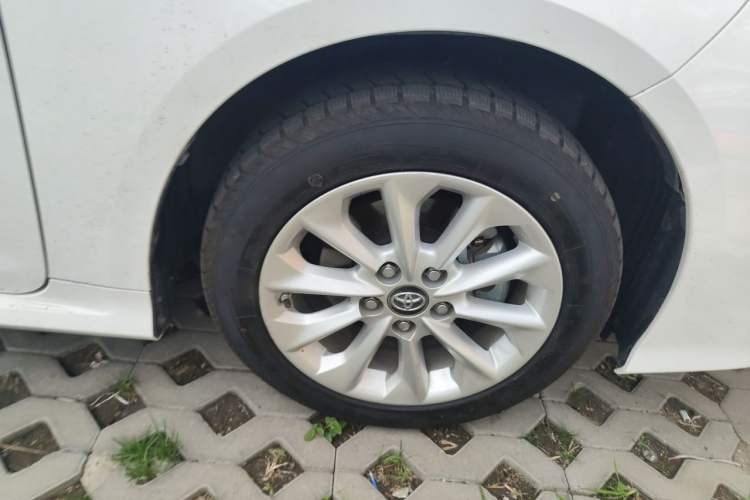 Used Toyota Corolla 2021 Dual-Motor 1.8L E-CVT Elite Edition Right Front Wheel Hub