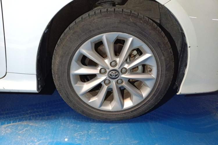 Used Toyota Corolla 2021 Dual-Motor 1.8L E-CVT Elite Edition Right Front Wheel Hub