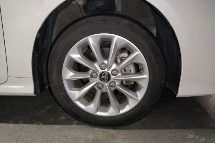 Used Toyota Corolla 2021 Dual-Motor 1.8L E-CVT Elite Edition Right Front Wheel Hub