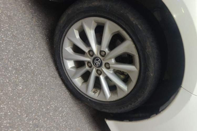 Used Toyota Corolla 2021 Dual-Motor 1.8L E-CVT Elite Edition Right Front Wheel Hub