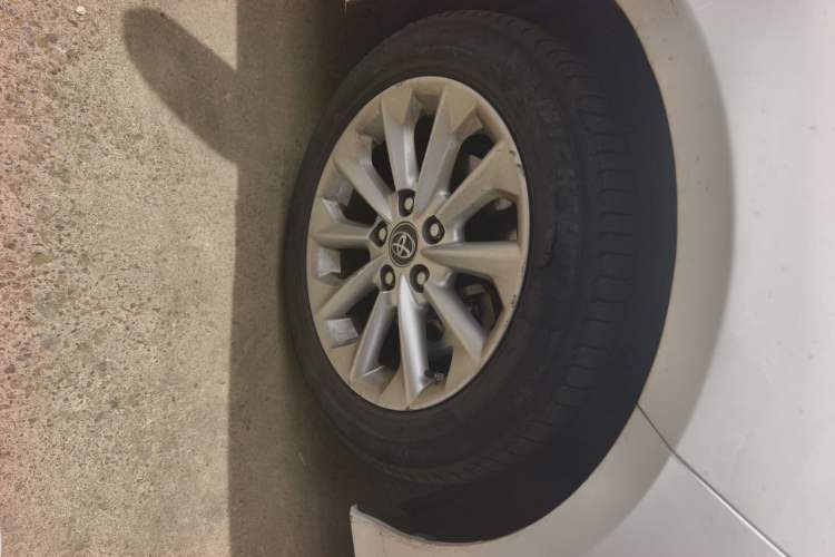 Used Toyota Corolla 2021 Dual-Motor 1.8L E-CVT Elite Edition Right Front Wheel Hub