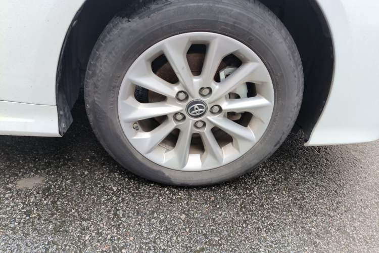 Used Toyota Corolla 2021 Dual-Motor 1.8L E-CVT Elite Edition Right Front Wheel Hub