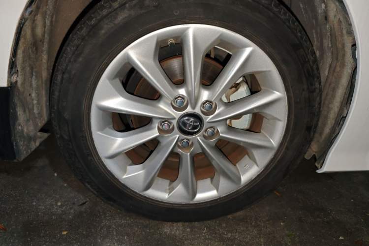 Used Toyota Corolla 2021 Dual-Motor 1.8L E-CVT Elite Edition Right Front Wheel Hub