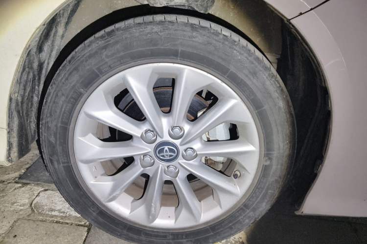 Used Toyota Corolla 2021 Dual-Motor 1.8L E-CVT Elite Edition Right Front Wheel Hub