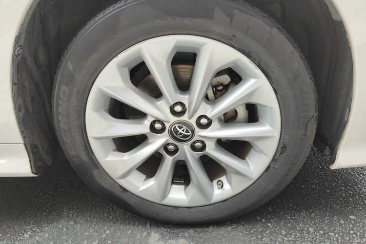 Used Toyota Corolla 2021 Dual-Motor 1.8L E-CVT Elite Edition Right Front Wheel Hub