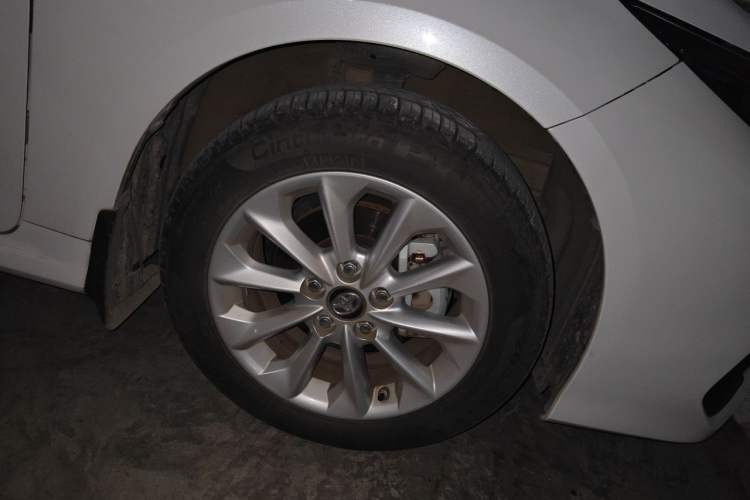 Used Toyota Corolla 2021 Dual-Motor 1.8L E-CVT Elite Edition Right Front Wheel Hub