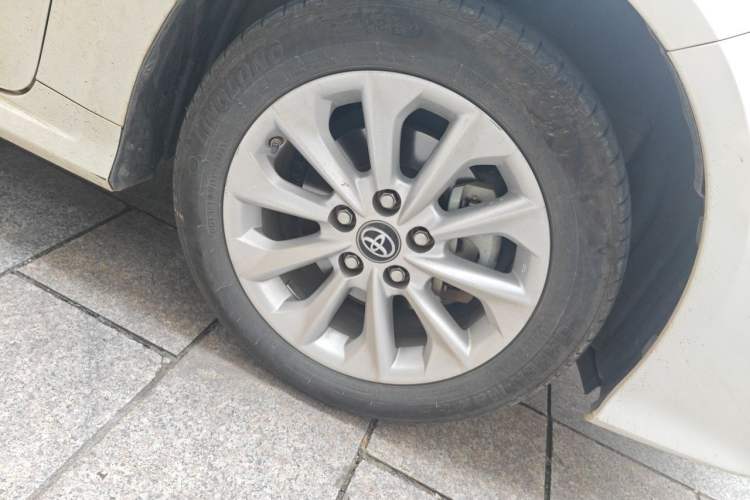 Used Toyota Corolla 2021 Dual-Motor 1.8L E-CVT Elite Edition Right Front Wheel Hub