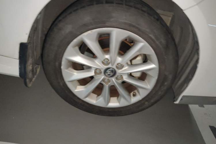 Used Toyota Corolla 2021 Dual-Motor 1.8L E-CVT Elite Edition Right Front Wheel Hub