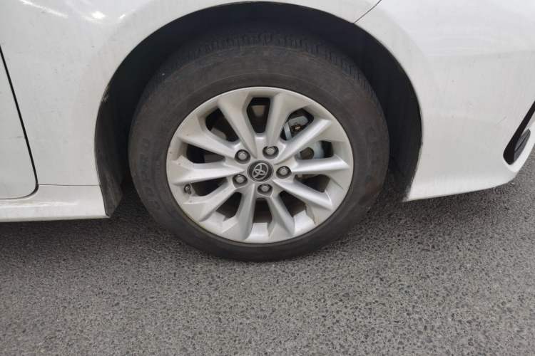 Used Toyota Corolla 2021 Dual-Motor 1.8L E-CVT Elite Edition Right Front Wheel Hub