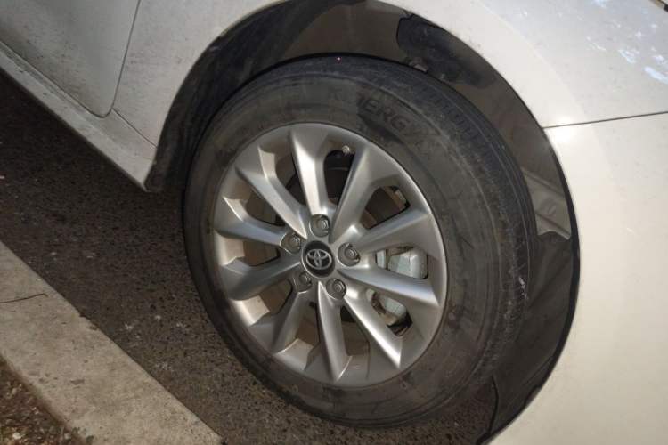 Used Toyota Corolla 2021 Dual-Motor 1.8L E-CVT Elite Edition Right Front Wheel Hub