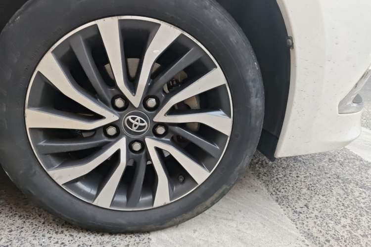 Used Toyota Corolla 2021 Dual-Motor 1.8L E-CVT Elite Edition Right Front Wheel Hub