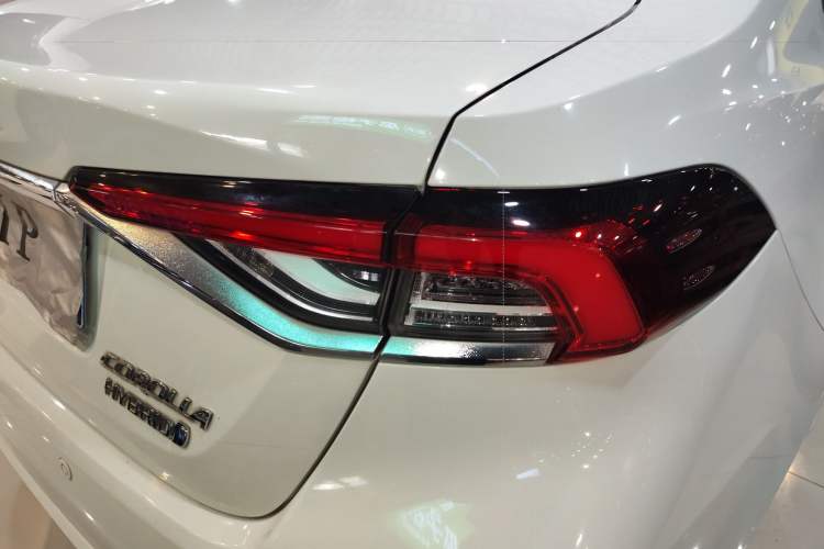 Used Toyota Corolla 2021 Dual-Motor 1.8L E-CVT Elite Edition Right Rear Taillight