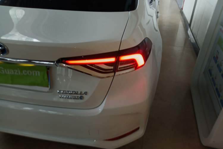 Used Toyota Corolla 2021 Dual-Motor 1.8L E-CVT Elite Edition Right Rear Taillight