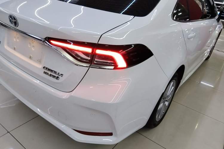 Used Toyota Corolla 2021 Dual-Motor 1.8L E-CVT Elite Edition Right Rear Taillight