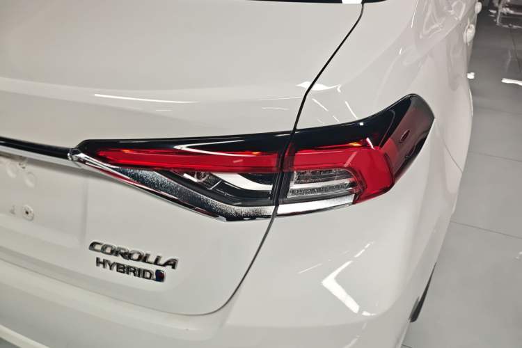 Used Toyota Corolla 2021 Dual-Motor 1.8L E-CVT Elite Edition Right Rear Taillight
