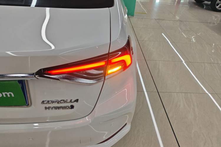 Used Toyota Corolla 2021 Dual-Motor 1.8L E-CVT Elite Edition Right Rear Taillight