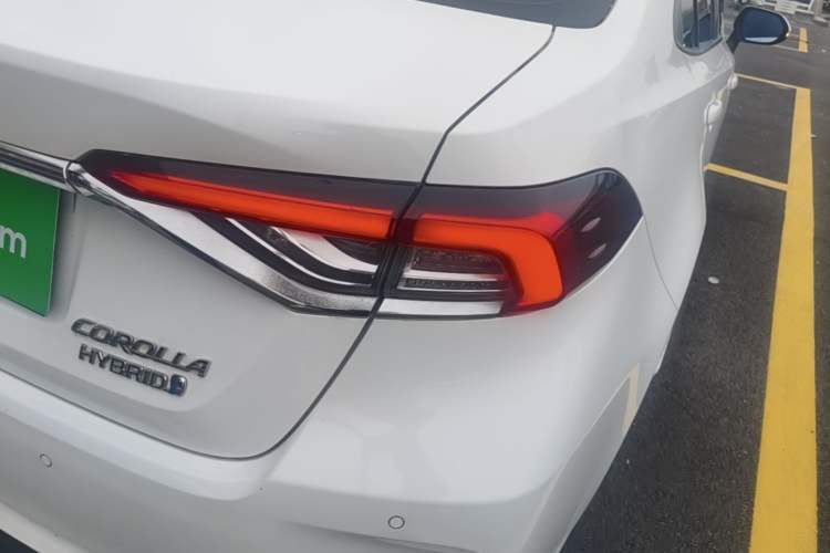 Used Toyota Corolla 2021 Dual-Motor 1.8L E-CVT Elite Edition Right Rear Taillight
