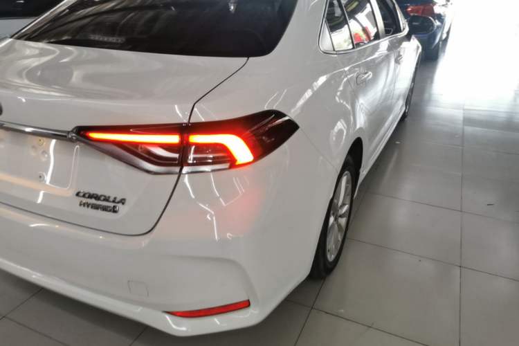 Used Toyota Corolla 2021 Dual-Motor 1.8L E-CVT Elite Edition Right Rear Taillight