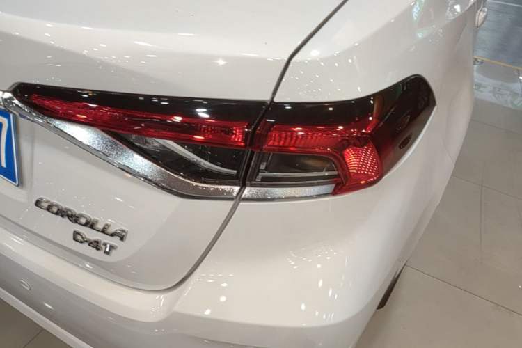Used Toyota Corolla 2021 1.2T S-CVT Pioneer PLUS Edition Right Rear Taillight