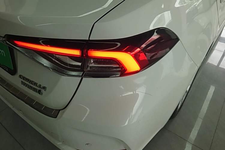 Used Toyota Corolla 2021 Dual-Motor 1.8L E-CVT Elite Edition Right Rear Taillight