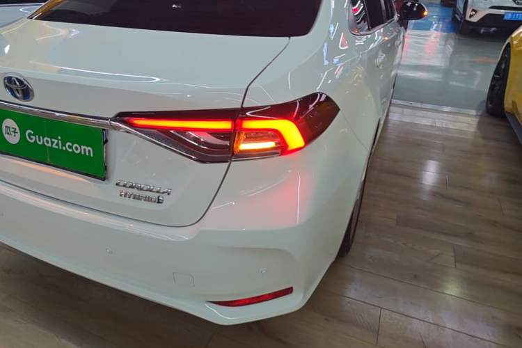 Used Toyota Corolla 2021 Dual-Motor 1.8L E-CVT Elite Edition Right Rear Taillight