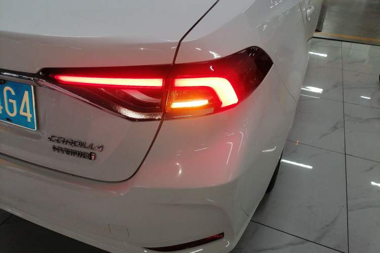 Used Toyota Corolla 2021 Dual-Motor 1.8L E-CVT Elite Edition Right Rear Taillight