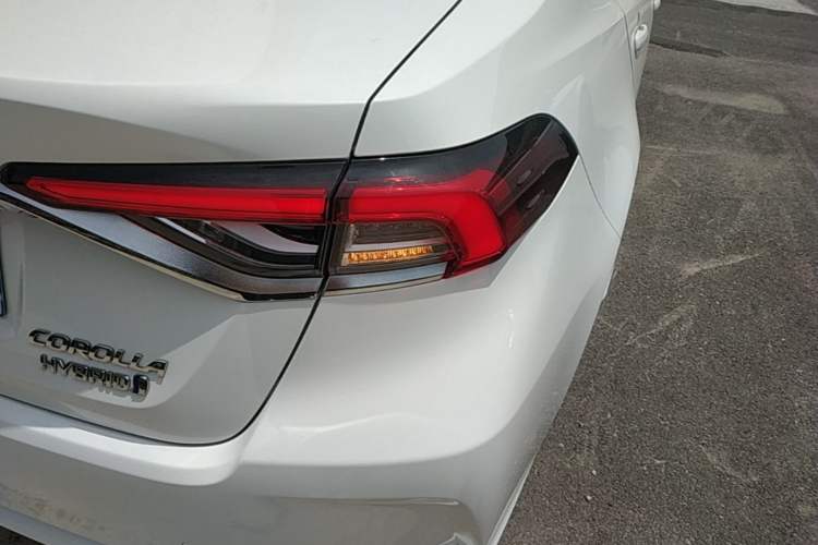 Used Toyota Corolla 2021 Dual-Motor 1.8L E-CVT Elite Edition Right Rear Taillight