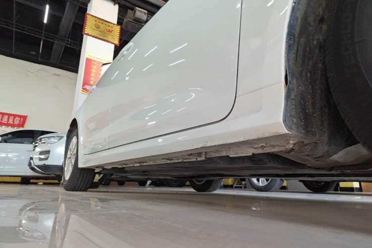 Used Toyota Corolla 2021 TNGA 1.5L CVT Elite Edition Right Side Sill