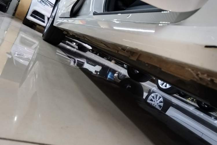 Used Toyota Corolla 2021 Dual-Motor 1.8L E-CVT Elite Edition Right Side Sill