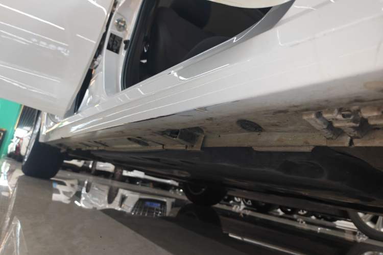 Used Toyota Corolla 2021 Dual-Motor 1.8L E-CVT Elite Edition Right Side Sill