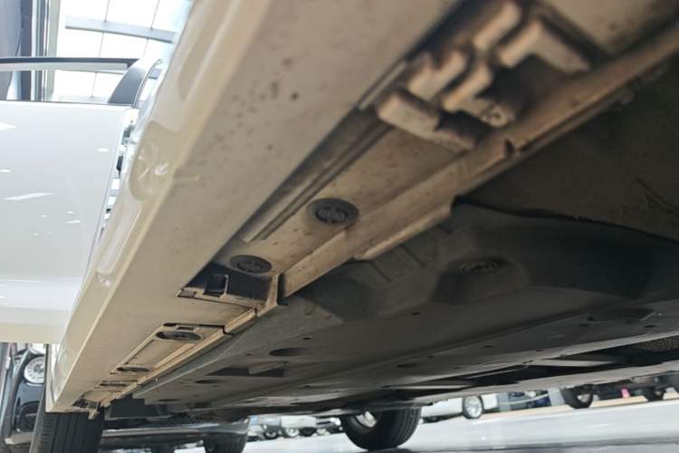 Used Toyota Corolla 2021 Dual-Motor 1.8L E-CVT Elite Edition Right Side Sill