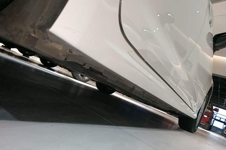 Used Toyota Corolla 2021 TNGA 1.5L CVT Elite Edition Right Side Sill