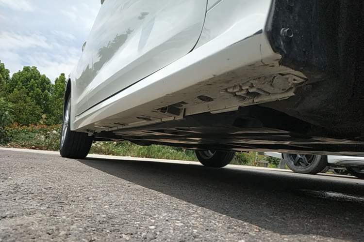 Used Toyota Corolla 2021 Dual-Motor 1.8L E-CVT Elite Edition Right Side Sill