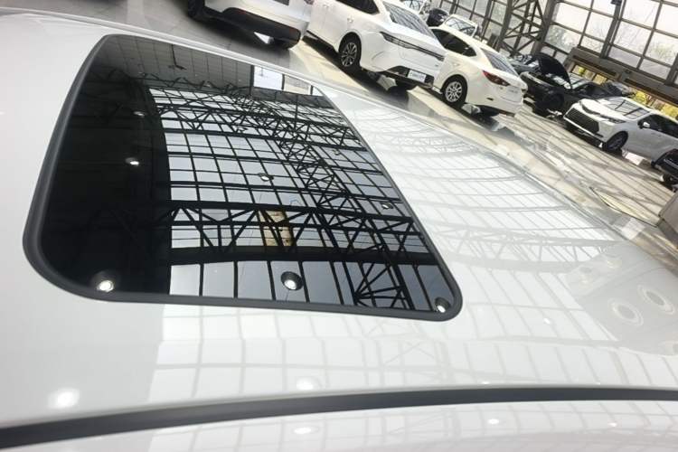 Used Toyota Corolla 2021 Dual-Motor 1.8L E-CVT Elite Edition Roof
