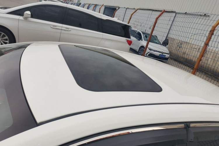 Used Toyota Corolla 2021 Dual-Motor 1.8L E-CVT Elite Edition Roof