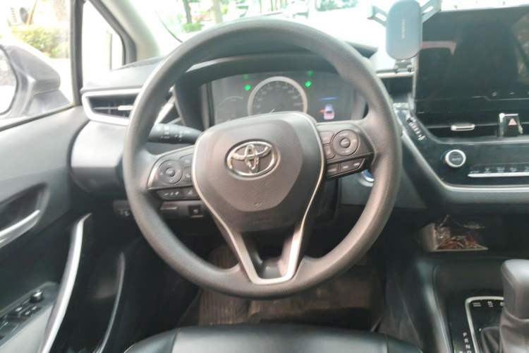 Used Toyota Corolla 2021 Dual-Motor 1.8L E-CVT Elite Edition Steering Wheel