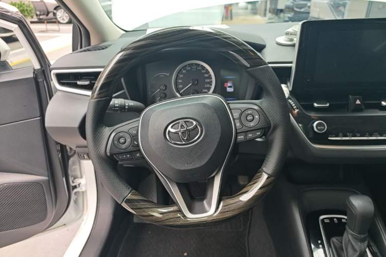 Used Toyota Corolla 2021 Dual-Motor 1.8L E-CVT Elite Edition Steering Wheel