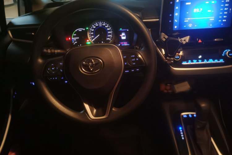 Used Toyota Corolla 2021 Dual-Motor 1.8L E-CVT Elite Edition Steering Wheel