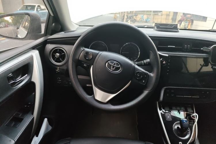 Used Toyota Corolla 2021 Dual-Motor 1.8L E-CVT Elite Edition Steering Wheel