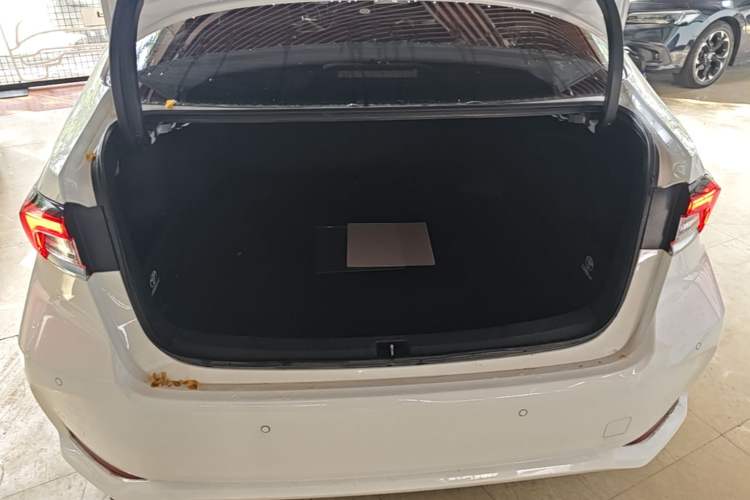 Used Toyota Corolla 2021 Dual-Motor 1.8L E-CVT Elite Edition Trunk