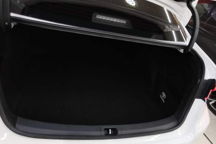 Used Toyota Corolla 2021 Dual-Motor 1.8L E-CVT Elite Edition Trunk