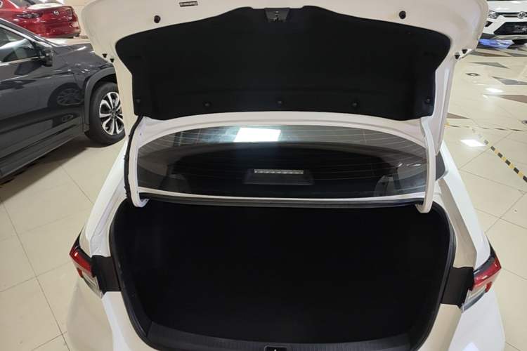 Used Toyota Corolla 2021 1.2T S-CVT Luxury Edition Trunk