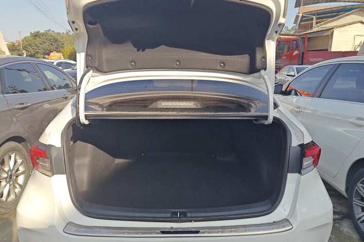 Used Toyota Corolla 2021 Dual-Motor 1.8L E-CVT Elite Edition Trunk