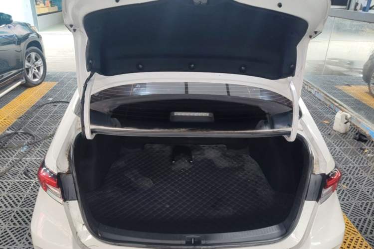 Used Toyota Corolla 2021 Dual-Motor 1.8L E-CVT Elite Edition Trunk
