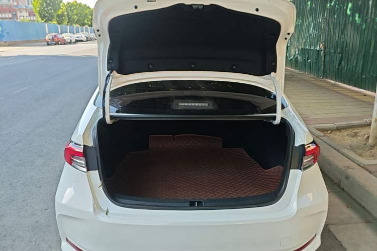 Used Toyota Corolla 2021 Dual-Motor 1.8L E-CVT Elite Edition Trunk