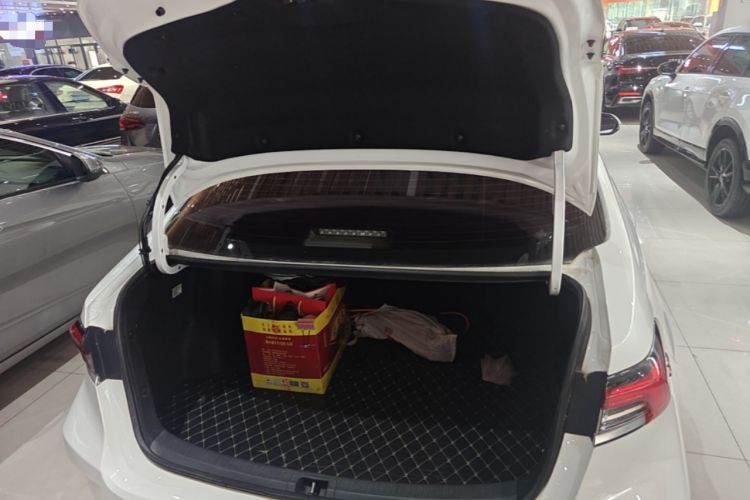 Used Toyota Corolla 2021 Dual-Motor 1.8L E-CVT Elite Edition Trunk